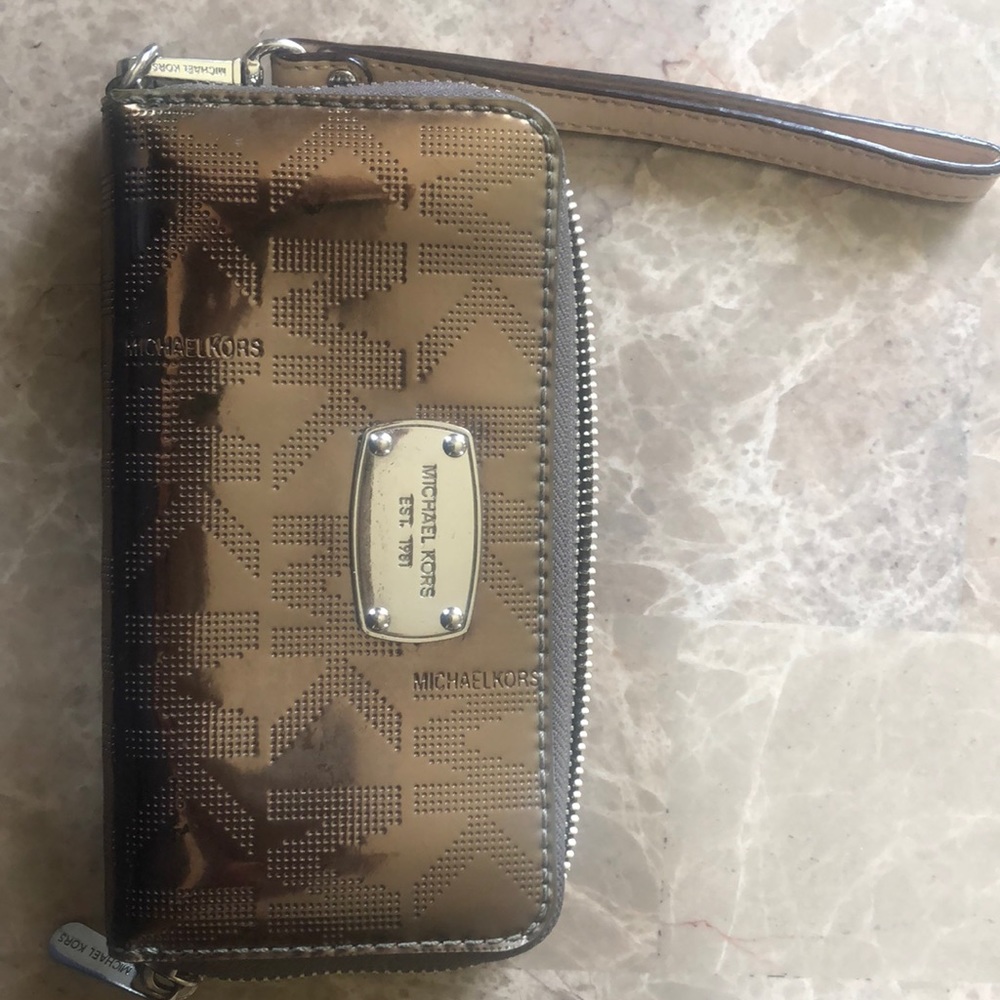 Wristlet